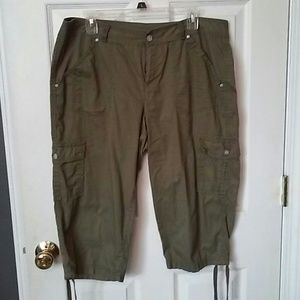 Gently loved. Faded Glory capris